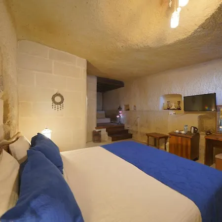 Salkim Cave House